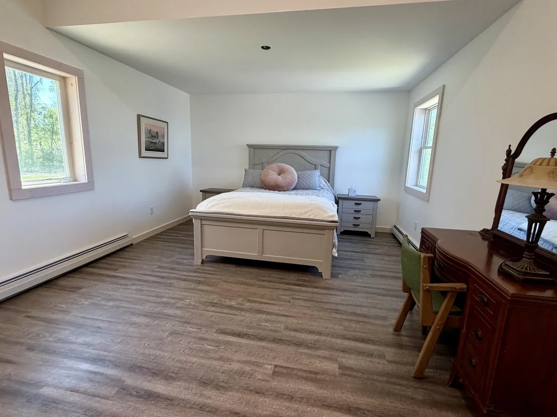 Photo of 3953 West Shore