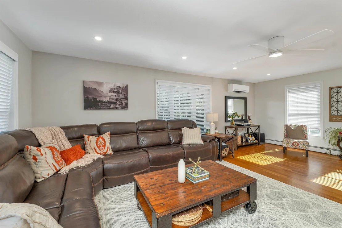 Photo of 12 Longmeadow