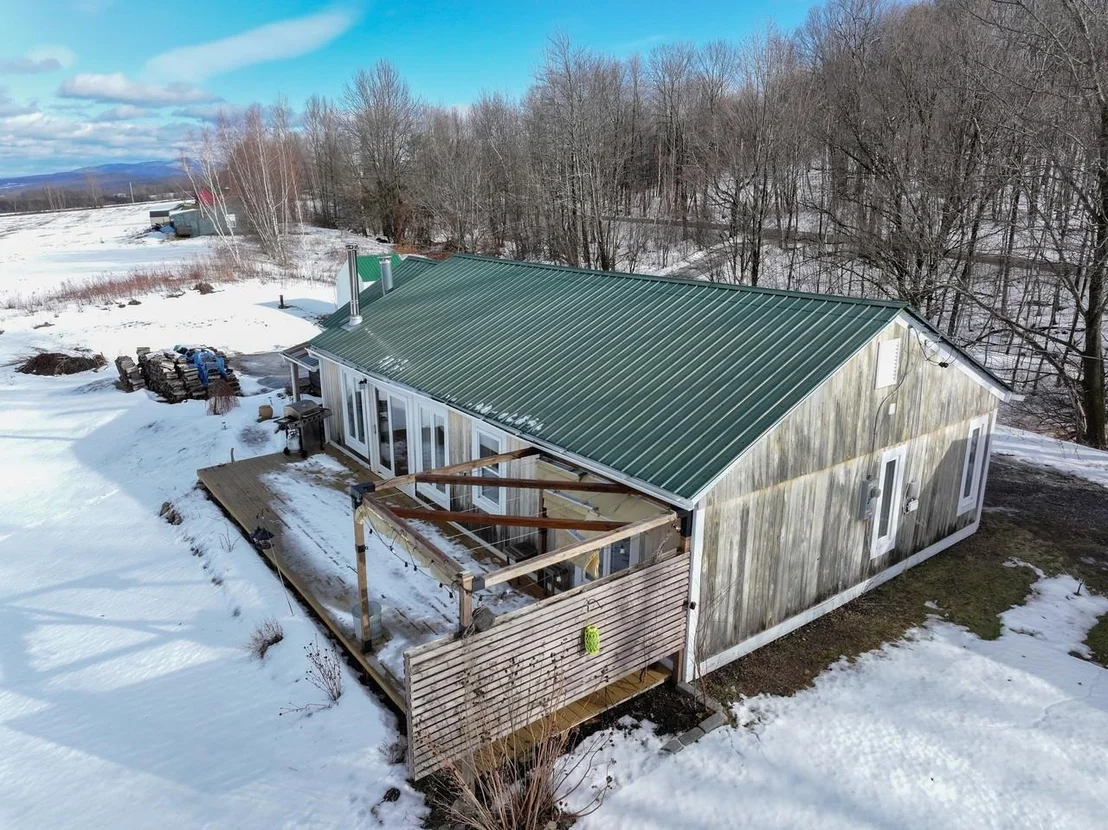 Photo of 2882 Perley