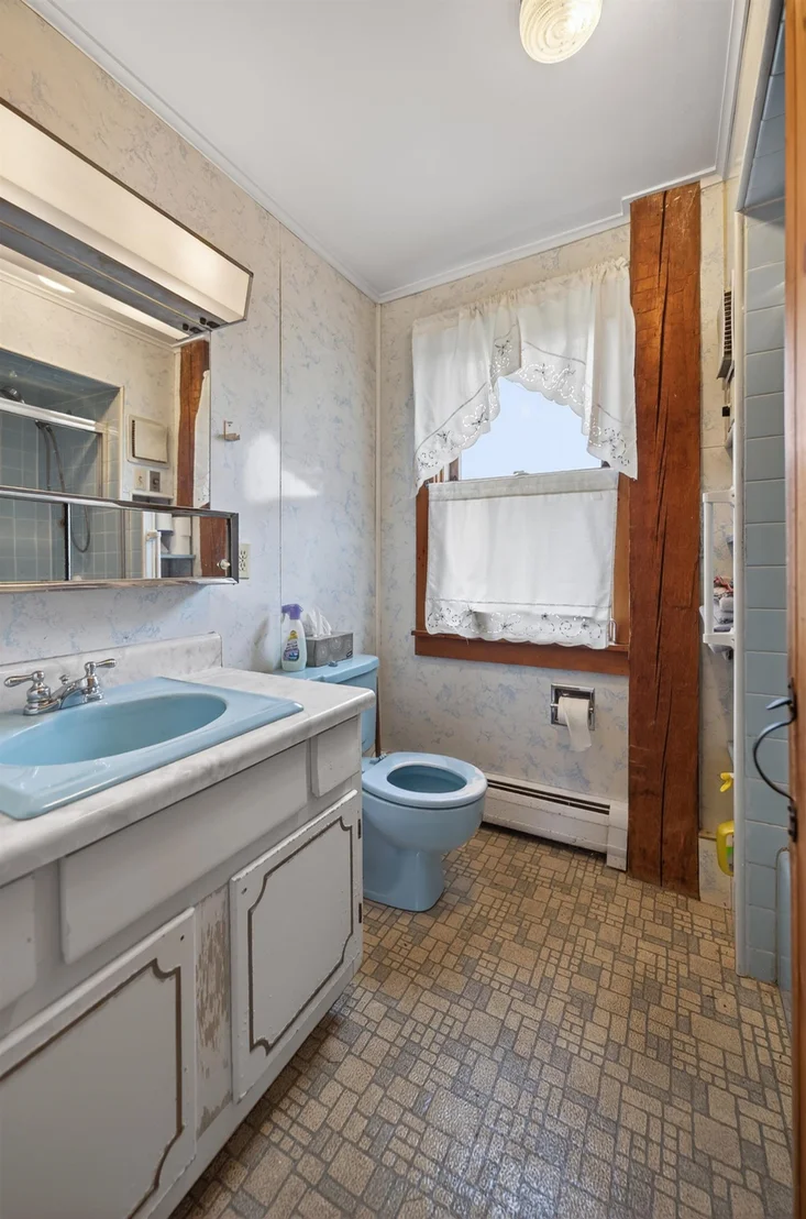 Photo of 2245 Burrington Hill