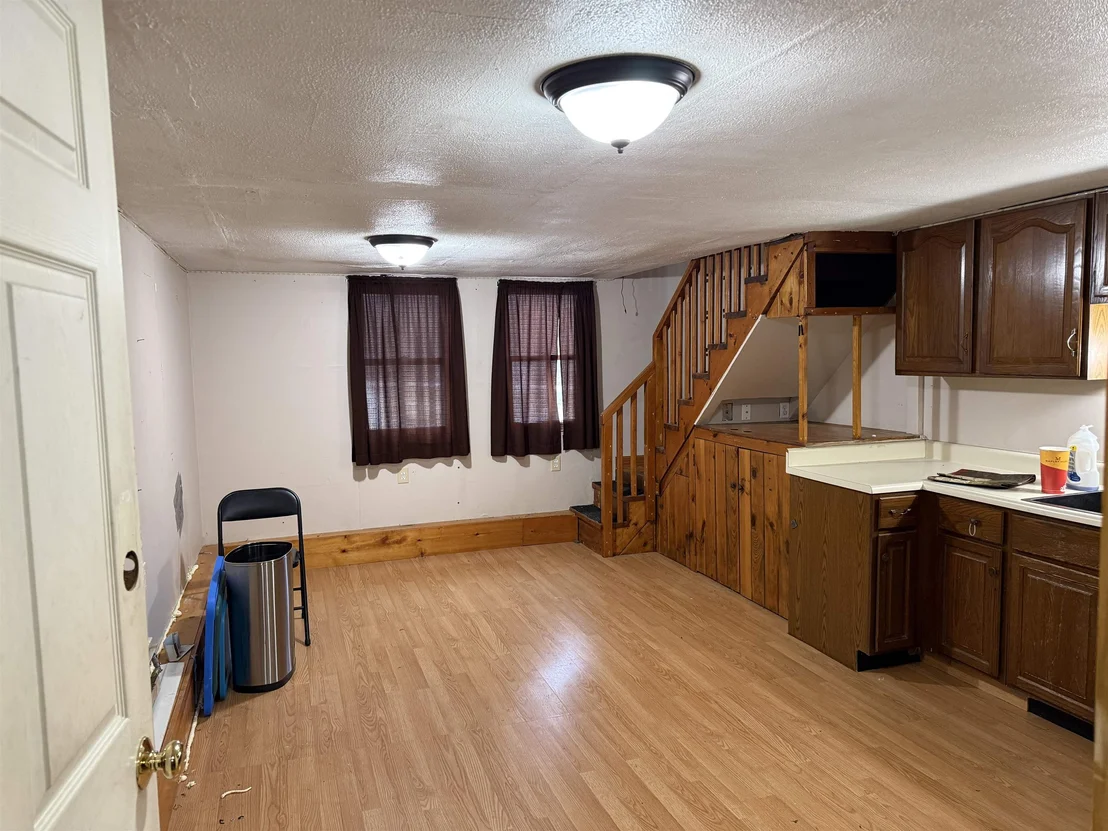 Photo of 2459 Highgate