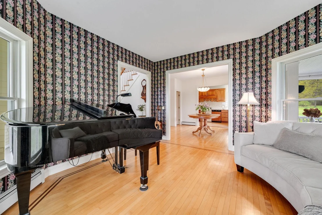 Photo of 302 Ledge Hill