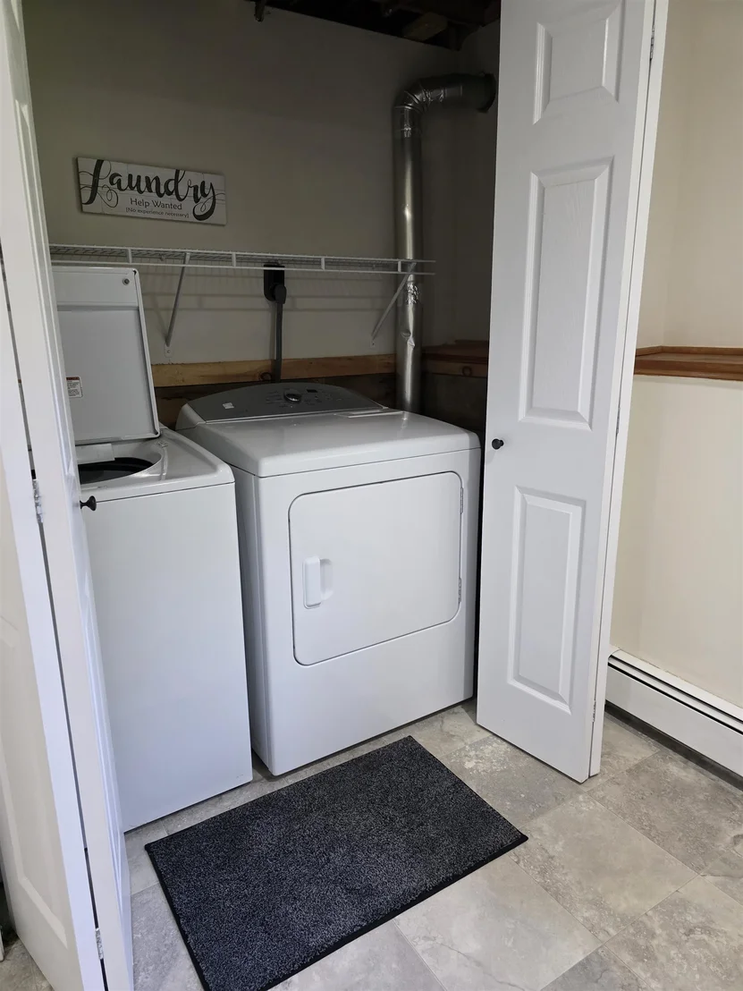 Photo of 6 Meadowcrest