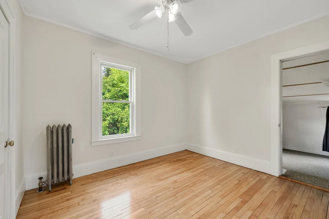 Photo of 22 Eastern