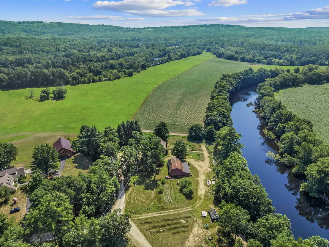 Photo of 385 Burnham Intervale