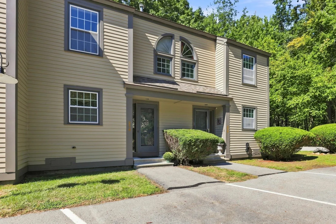 Photo of Unit 214 at 1465 Hooksett