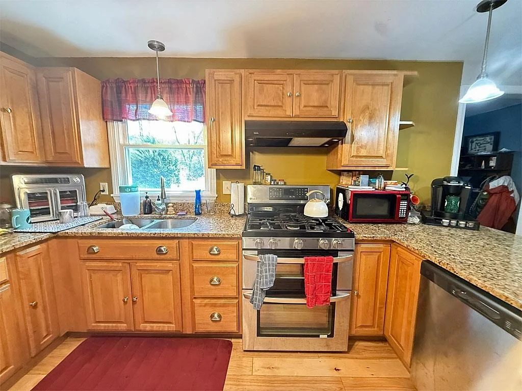 Photo of 387 Main