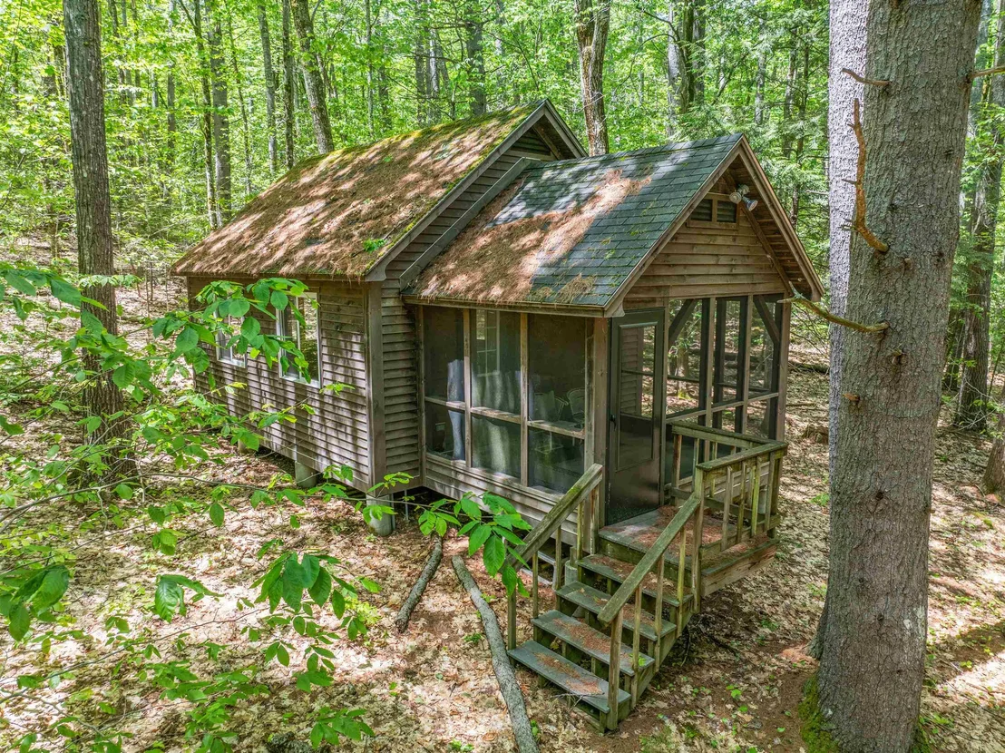 Photo of 47 Forest Pond