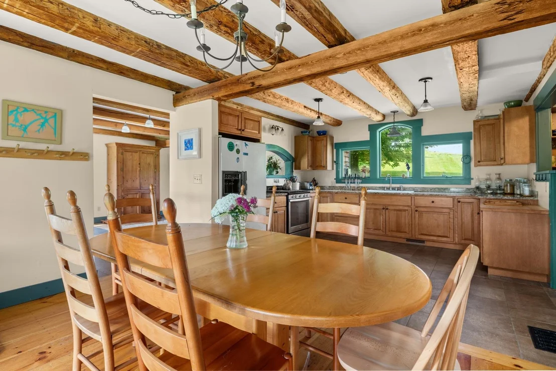 Photo of 1076 Brown Hill