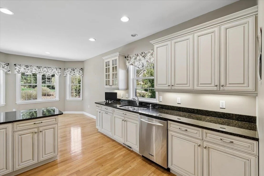 Photo of 32 White Pine