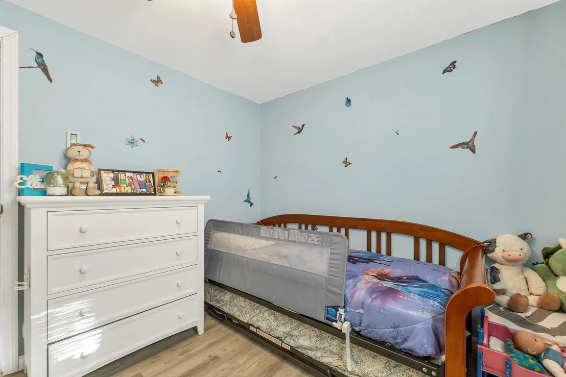 Photo of 6 Emerson
