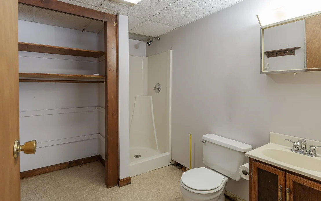 Photo of 521 County