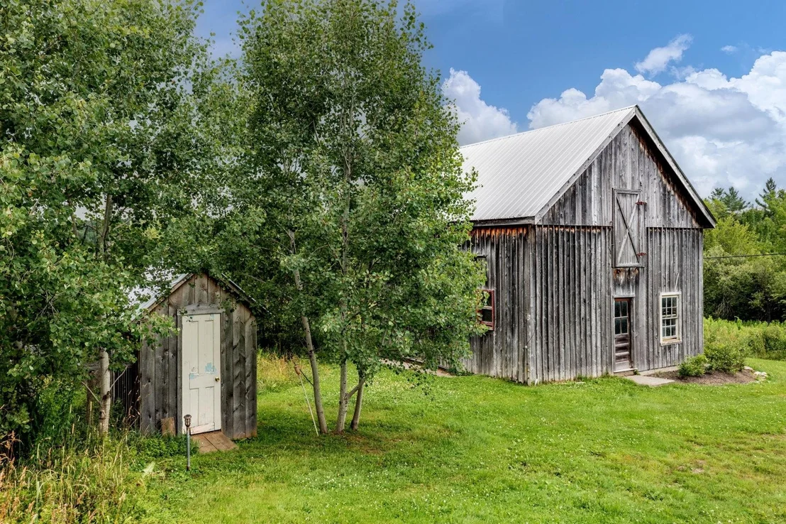 Photo of 1076 Brown Hill
