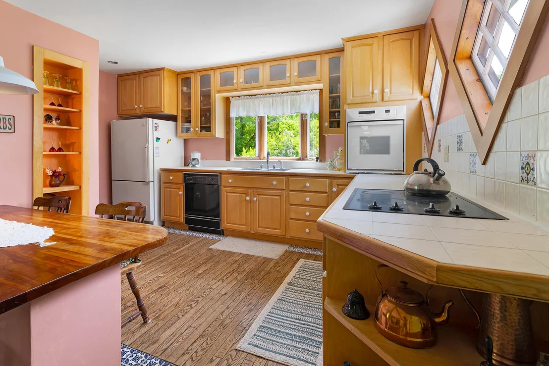 Photo of 1078 Brook