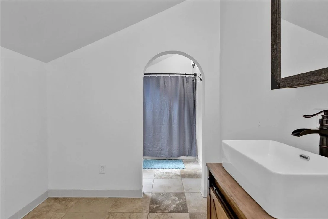 Photo of 929 Codding Hollow