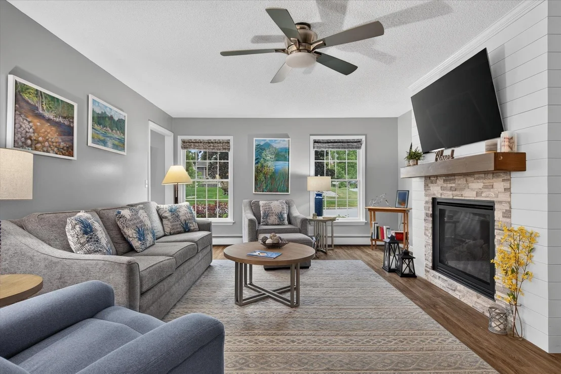 Photo of 12 Moon Brook