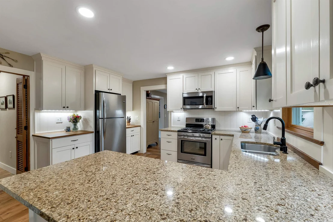 Photo of 3 Oak Knoll