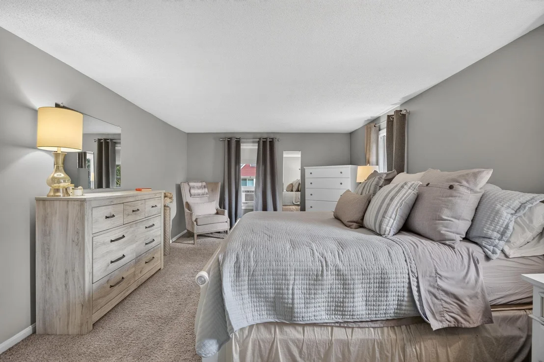 Photo of 2 Queensway