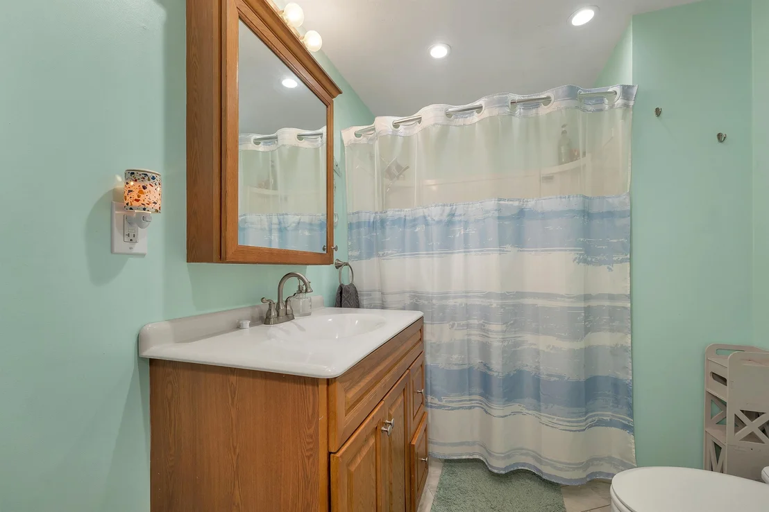 Photo of 6 Emerson