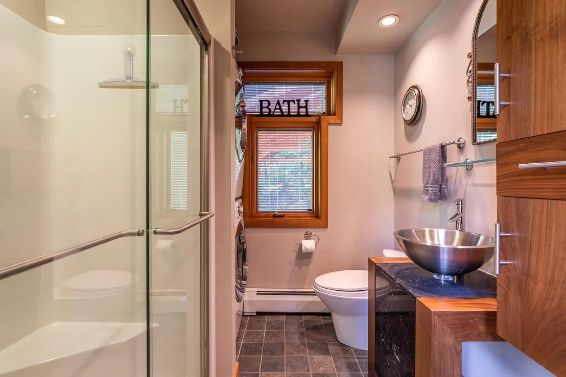 Photo of 426 Roaring Brook