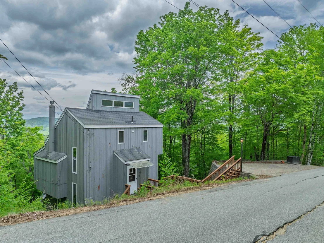 Photo of 139 Summit