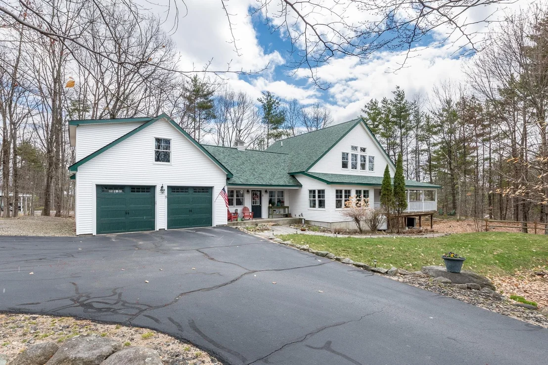 Photo of 8 Oak Knoll