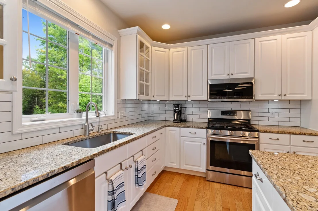 Photo of 900 Ledgewood