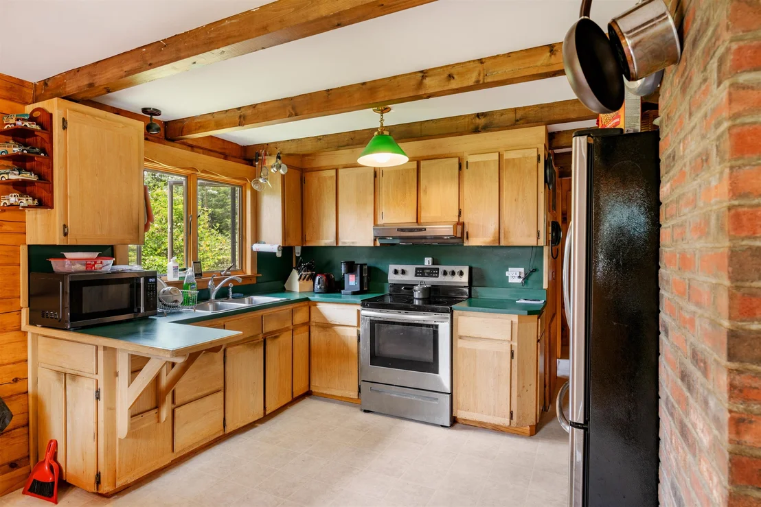 Photo of 44 Dubeau