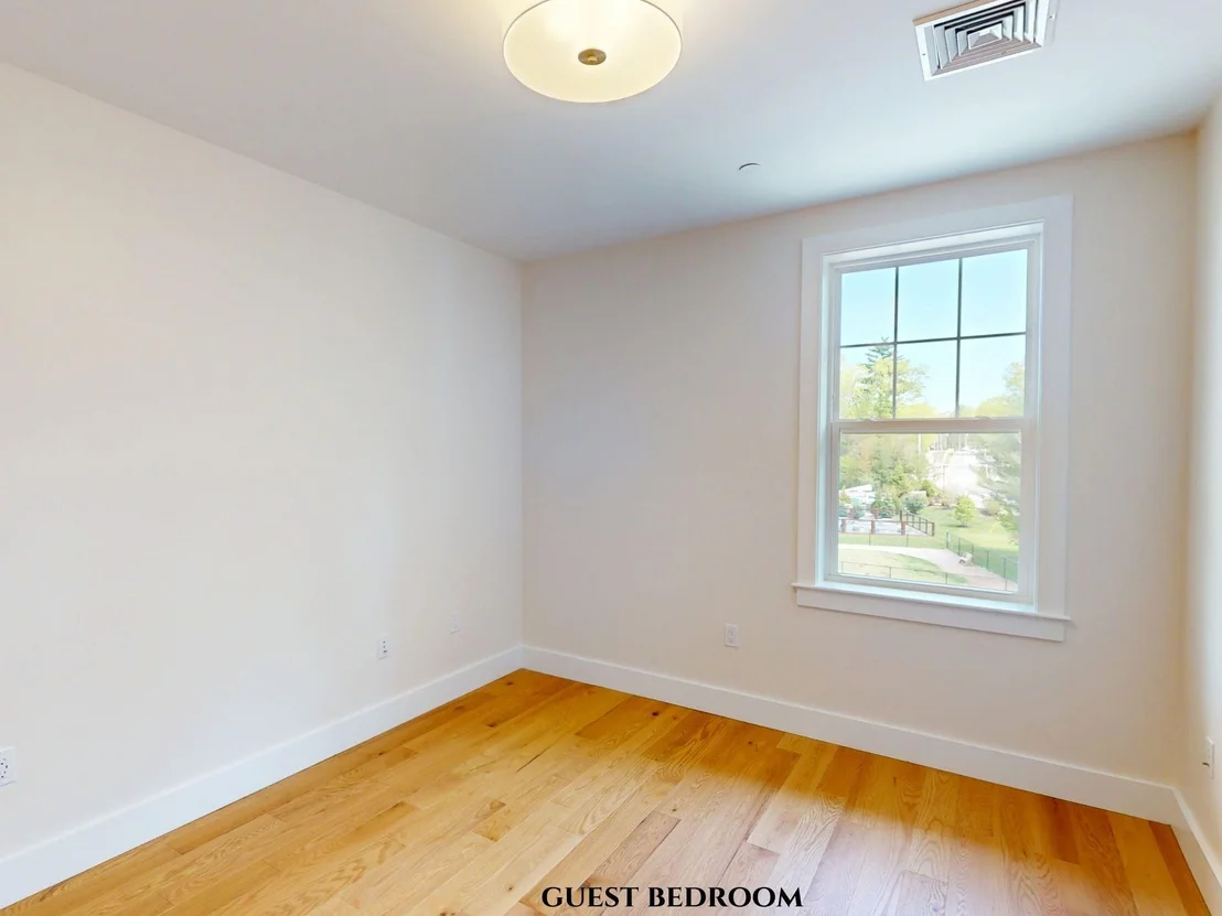 Photo of Unit 302 at 4 Longview