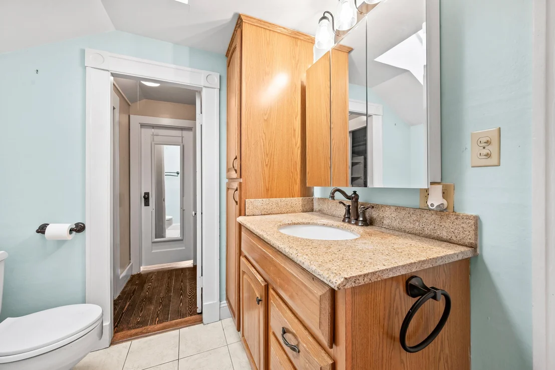 Photo of 2069 Riverside