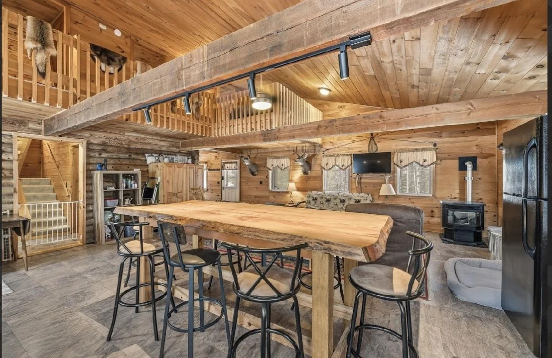 Photo of 2142 Halls Stream