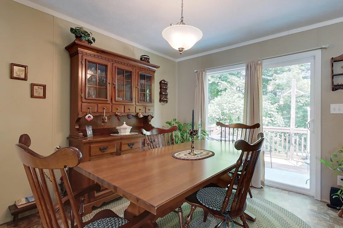 Photo of 6 Mapleshade