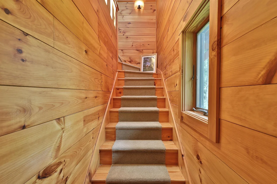 Photo of 426 Roaring Brook