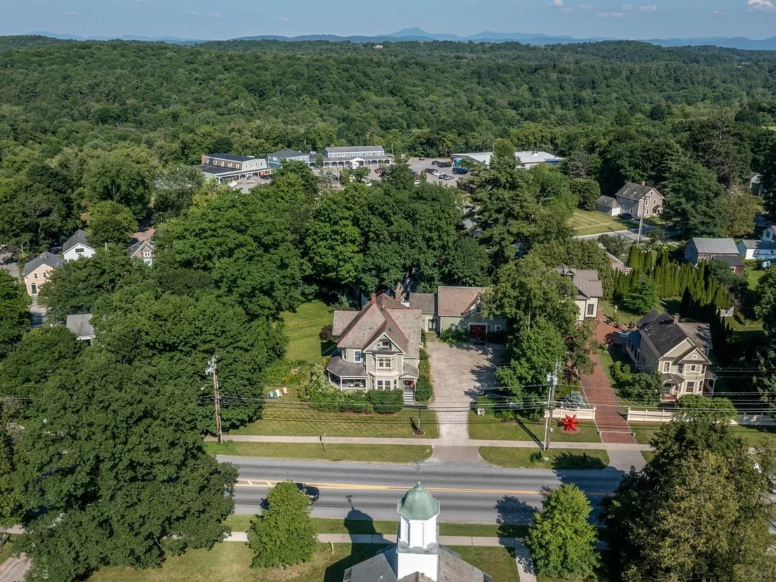 Photo of 5347 Shelburne