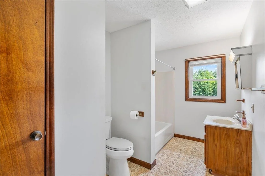 Photo of 17 Meadowbrook