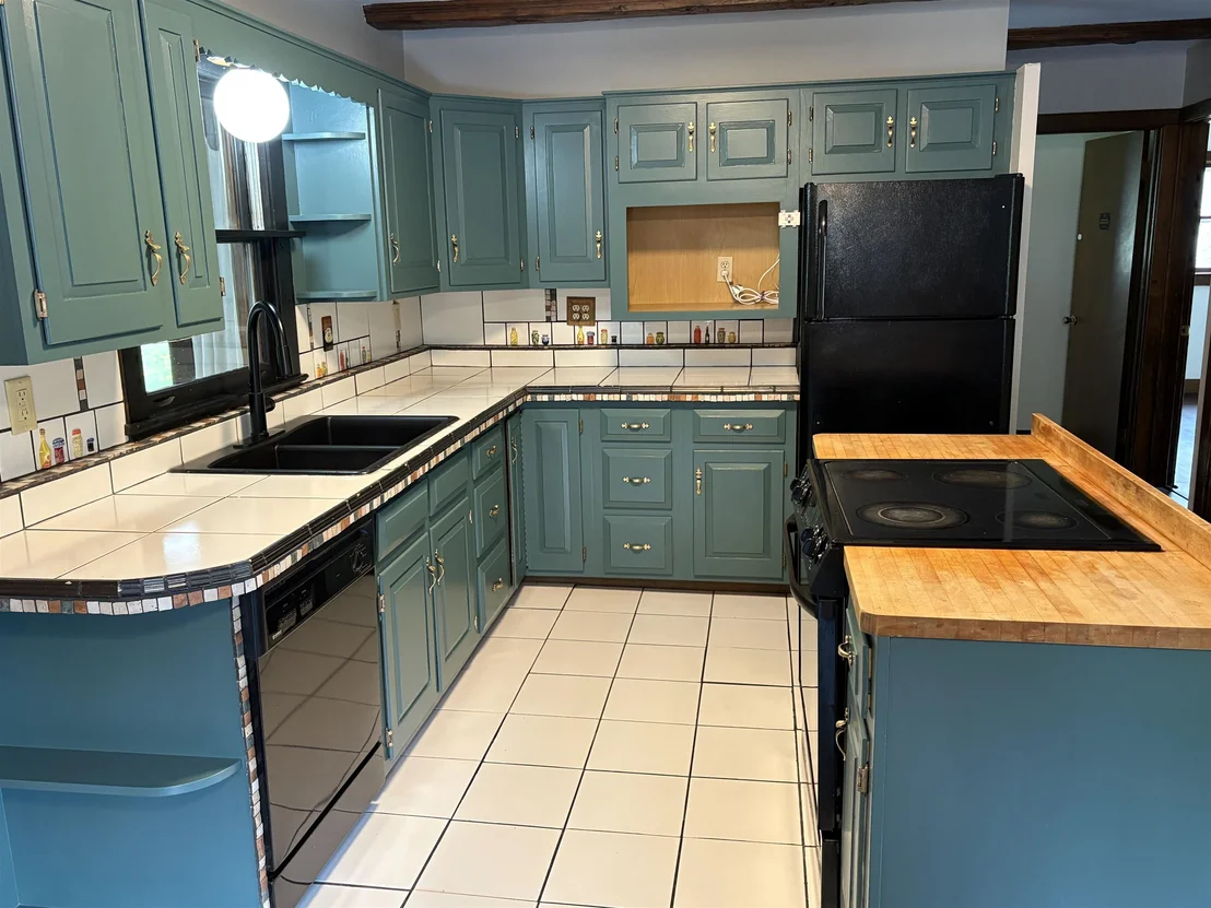 Photo of 1250 Braintree Hill