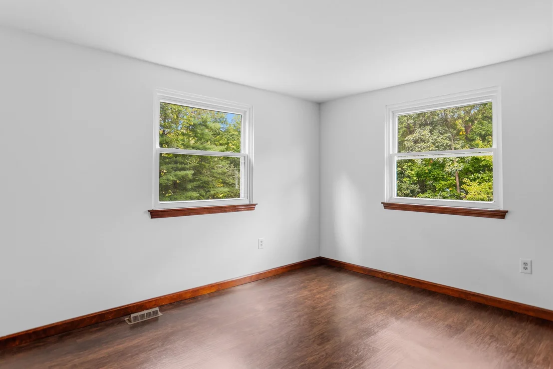 Photo of Unit UNITLUNITR at 31 Juniper