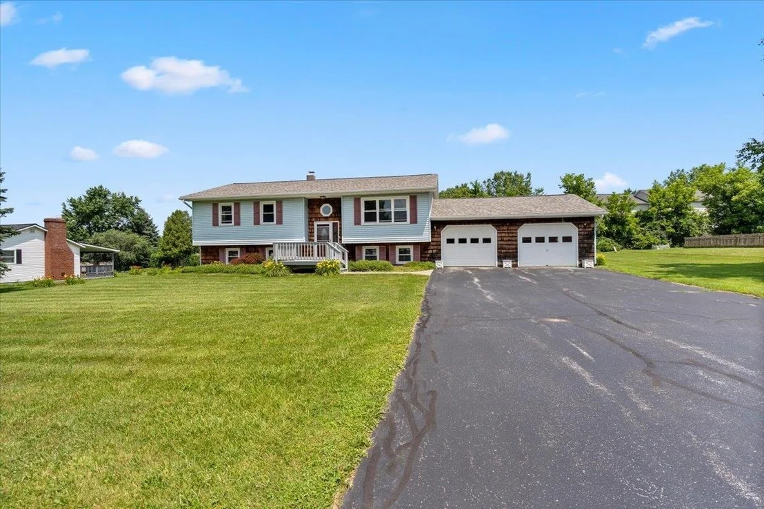 Photo of 17 Meadowbrook