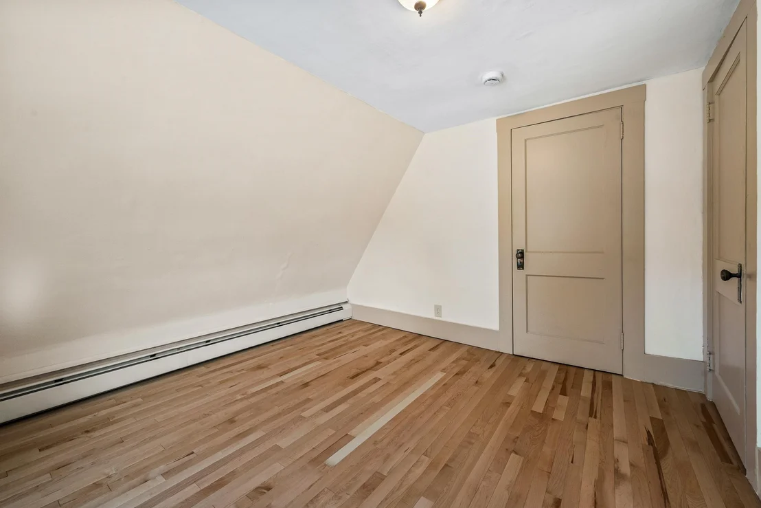 Photo of 484 First