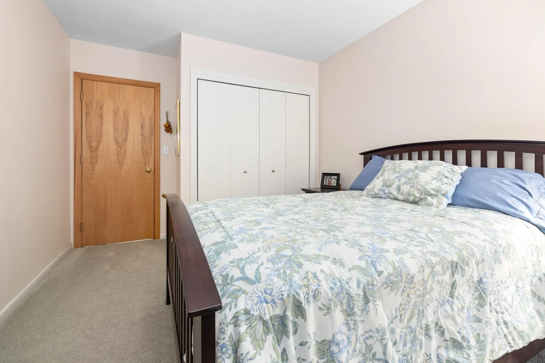 Photo of 8 Laramie