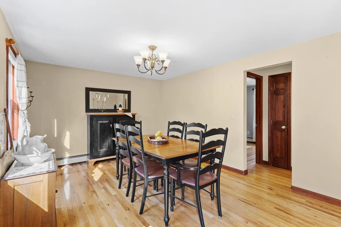 Photo of 345 Davison