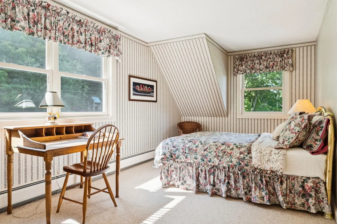 Photo of 600 Taber Ridge