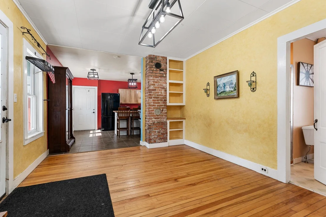 Photo of 276 Central
