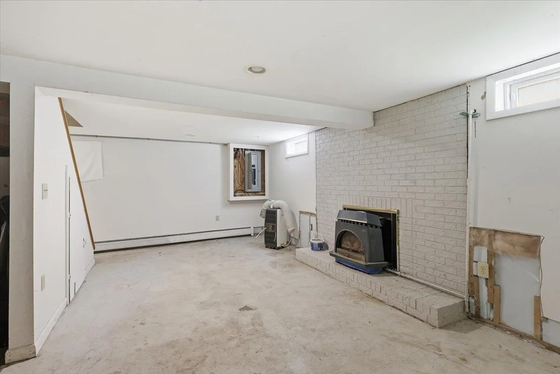Photo of 23 Blondin