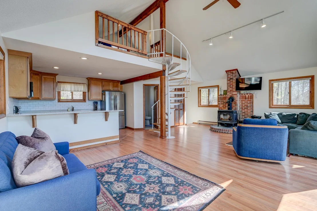 Photo of 27 Upper Lake View