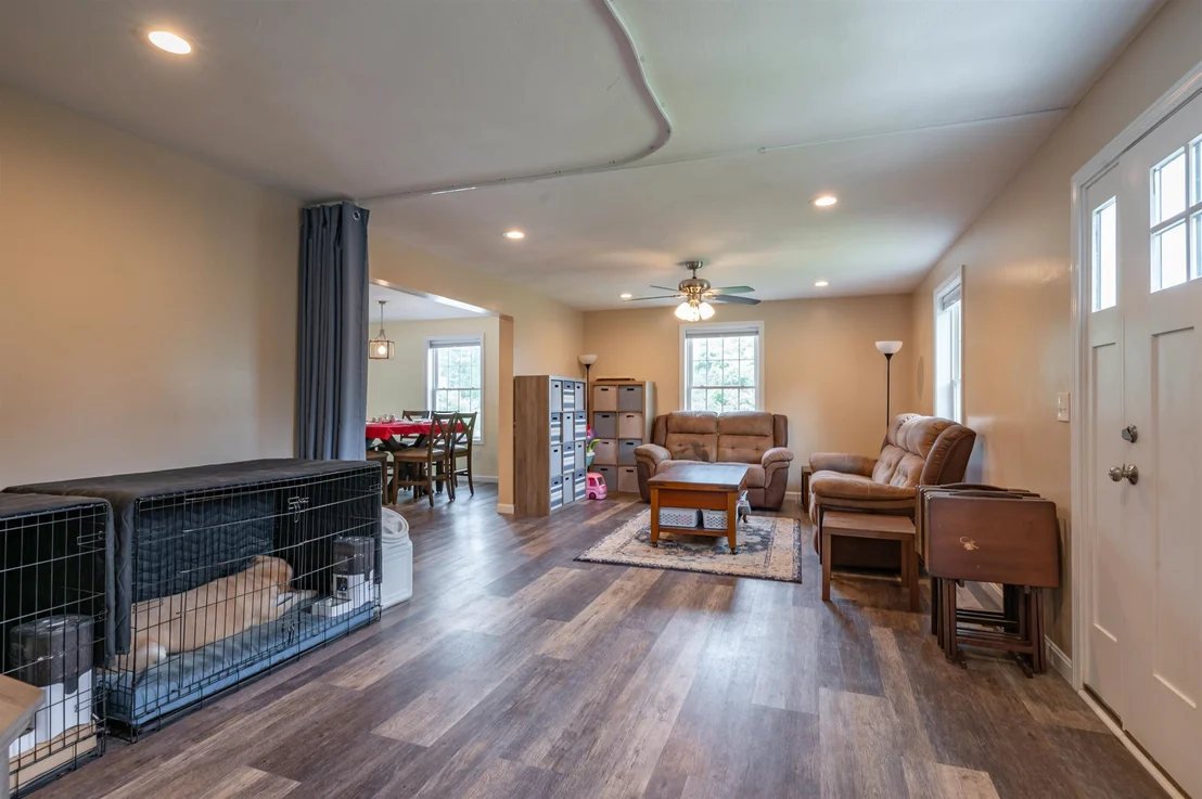 Photo of 885 Mason