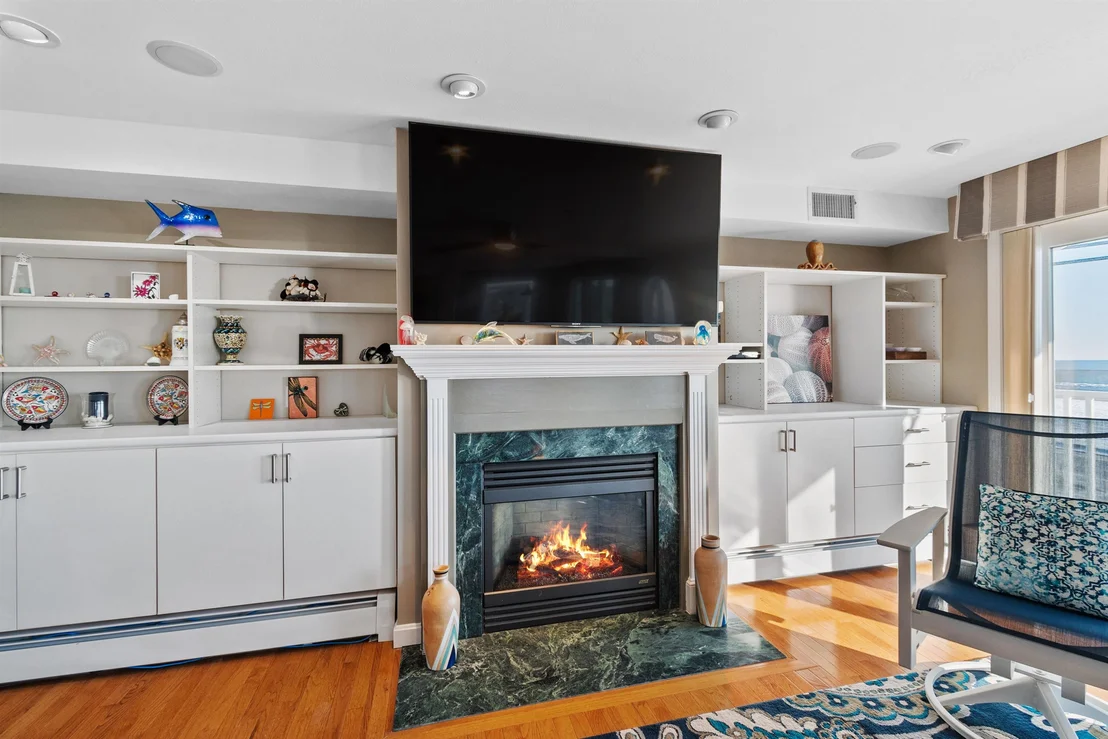 Photo of Unit 1 at 605 Ocean