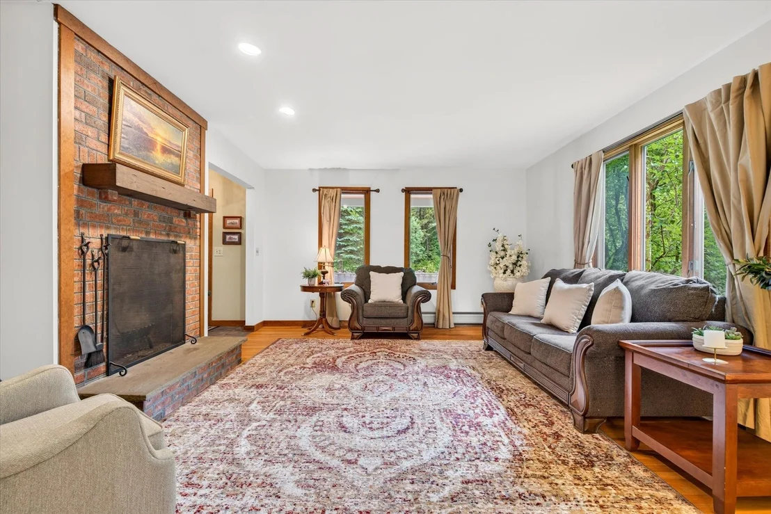 Photo of 243 Cricket Hill