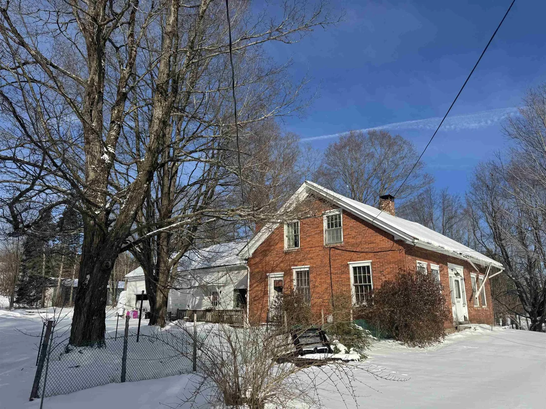 Photo of 2456 Route 5
