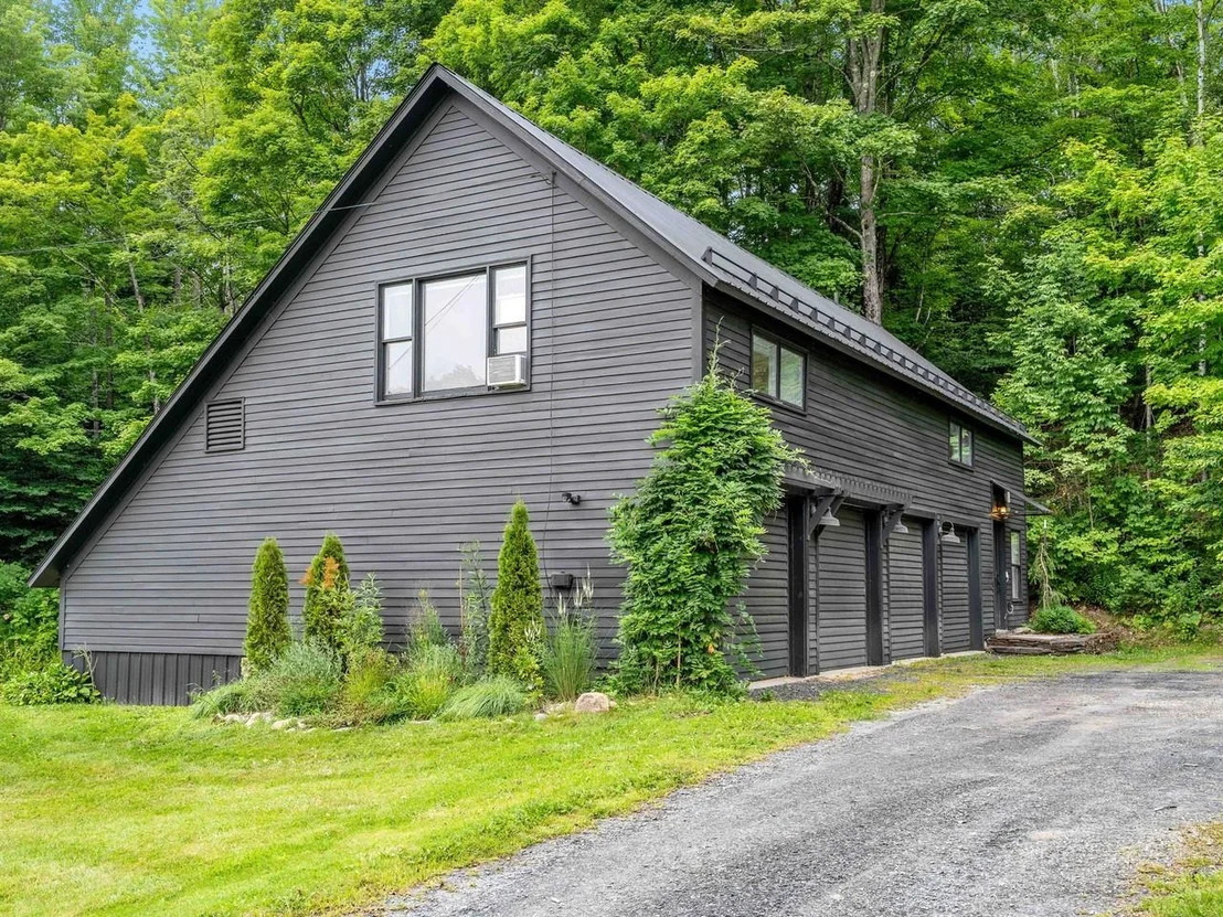 Photo of 3171 Brook